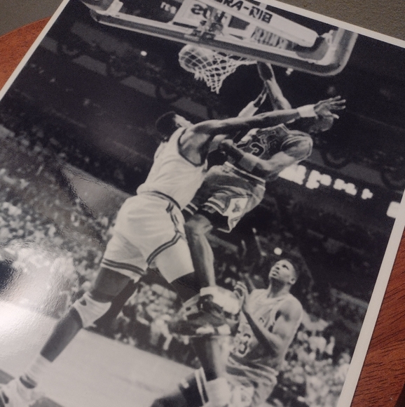 MICHAEL JORDAN DUNKS💥ON EWING  8.5x11 REPRINT 3 POSTER GLOSSY B/W BUNDLE SET!🔥 - Picture 12 of 16